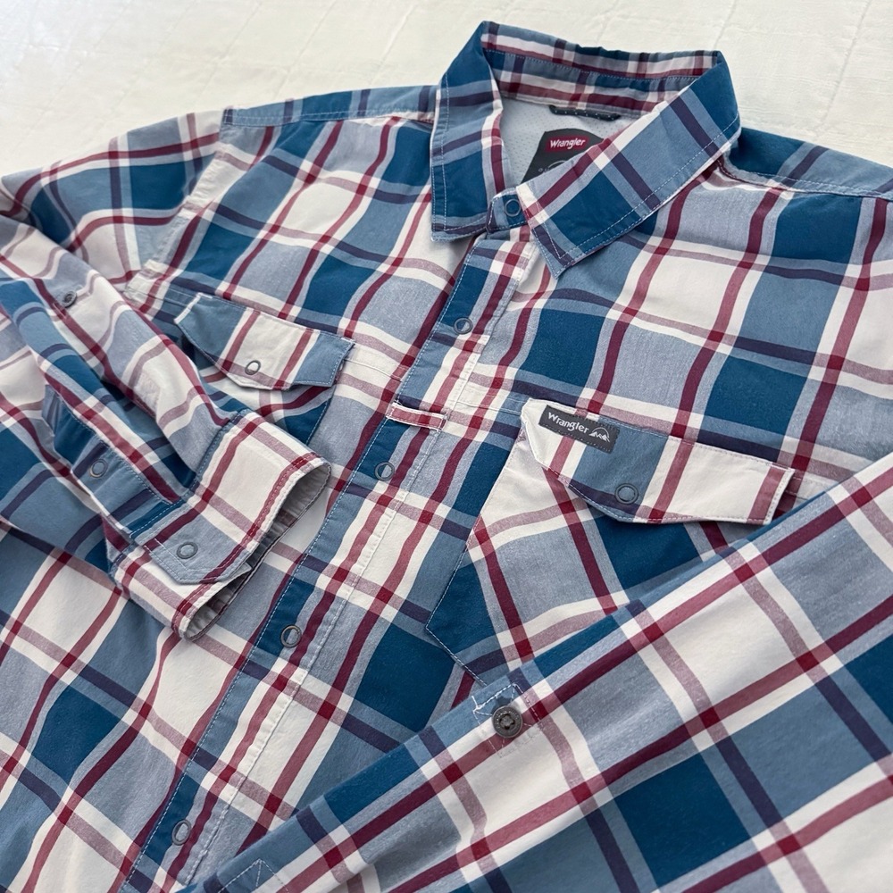 Wrangler Outdoor Long Sleeve Snap Shirt Men's XL Regular Fit Plaid Red Blue Vent